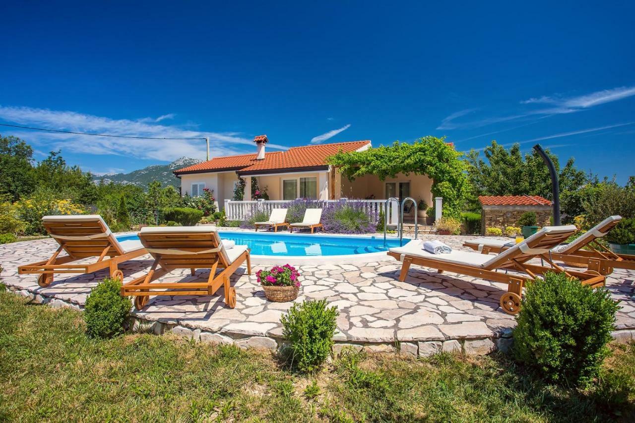 Villa Ana - 3 Bedroom Villa With Private Pool And Unspoiled Natural Environment Kučiće Exteriér fotografie